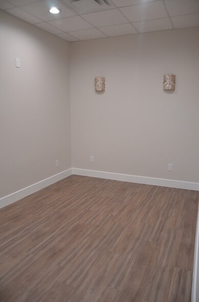 More Photos Of 7115 FM 2920, Spring Unknown For Lease