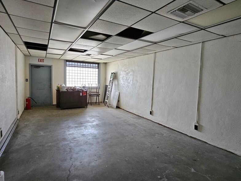 More Photos Of 5939-5941 Clara St, Bell Gardens Manufacturing For Sale