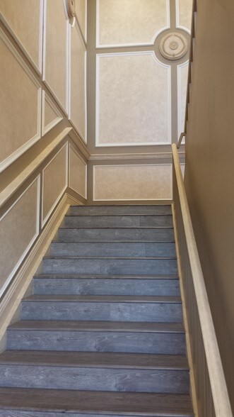 More Photos Of 2900 S Harbor Blvd, Santa Ana Office For Sale