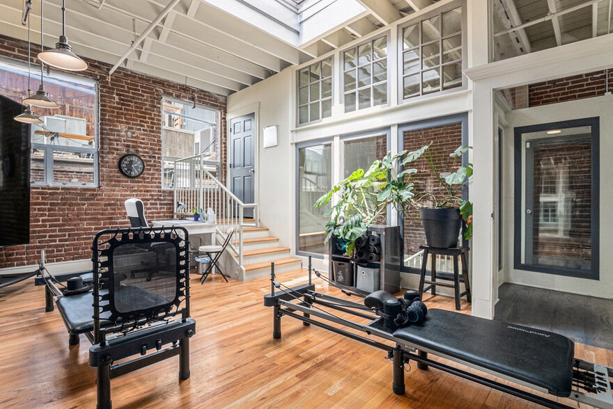 More Photos Of 1917 Market St, Denver Storefront For Sale