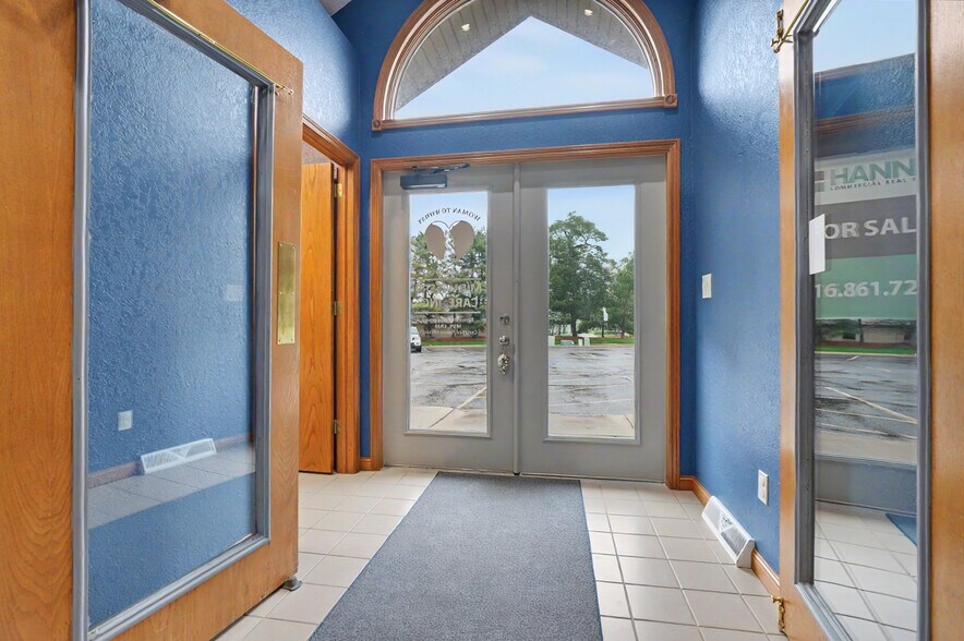 More Photos Of 819 Southwestern Run, Youngstown Medical For Sale