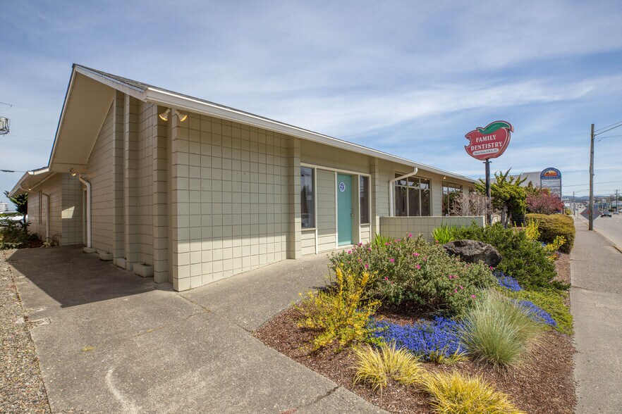 More Photos Of 1860 Virginia Ave, North Bend Medical For Lease