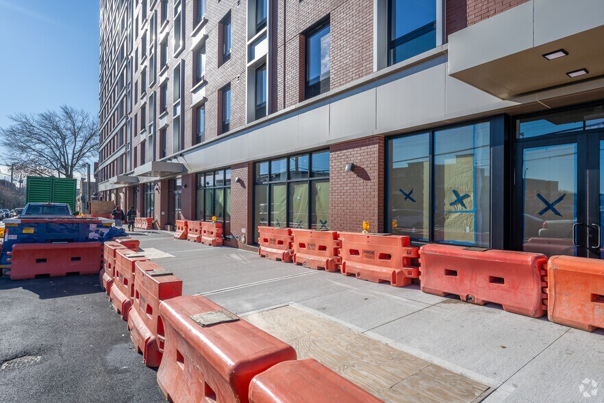 More Photos Of 700 E 241st St, Bronx Apartments For Lease