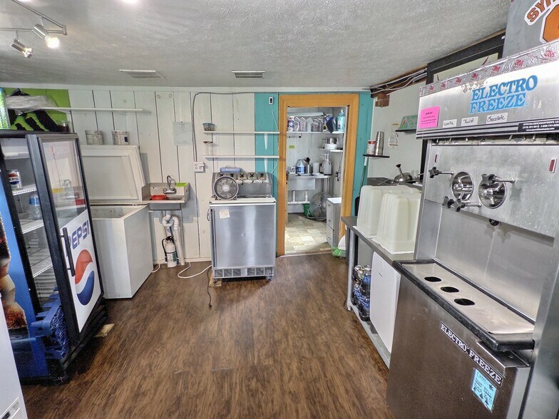 More Photos Of 3732 NY-31 Rt, Canastota Restaurant For Sale