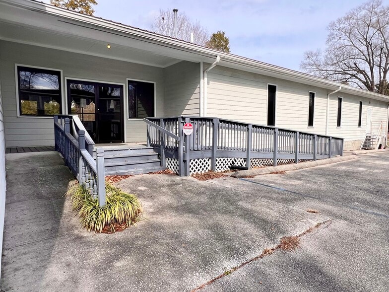 More Photos Of 703 N Main St, LaFayette Religious Facility For Sale