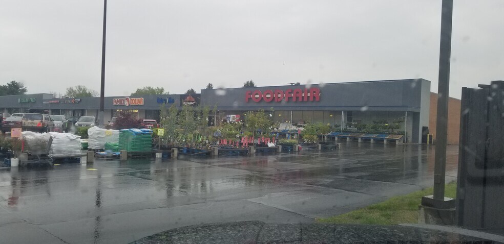 More Photos Of 423-507 Washington St, Ravenswood Storefront For Lease