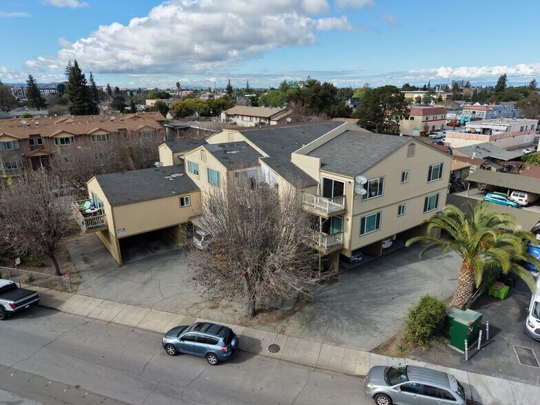Primary Photo Of 211-311 Semicircular Road, Menlo Park, Menlo Park Apartments For Sale