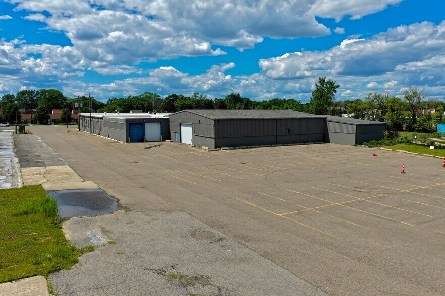 More Photos Of 19300-19400 Allen Rd, Melvindale Manufacturing For Lease