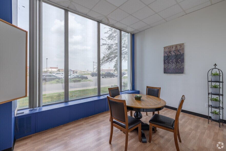 More Photos Of 15565 Northland Dr, Southfield Unknown For Sale