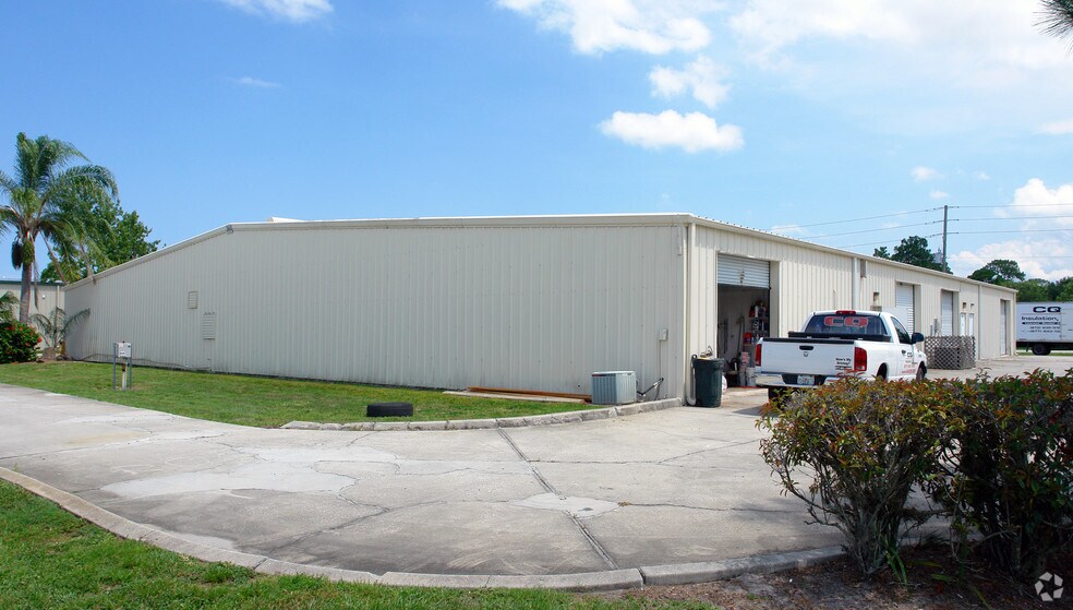 More Photos Of 360 Stan Dr, Melbourne Warehouse For Lease