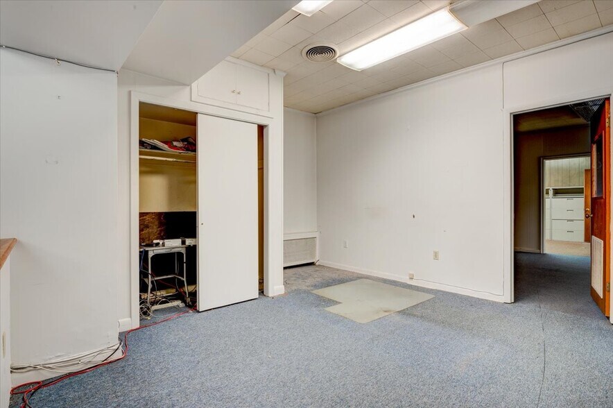 More Photos Of 100 W Antietam St, Hagerstown Office For Lease