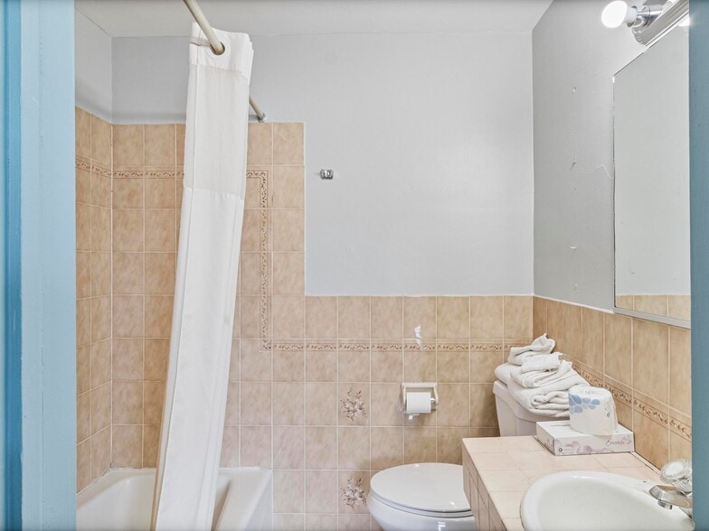 More Photos Of 180 E Center St, Panguitch Hotel For Sale