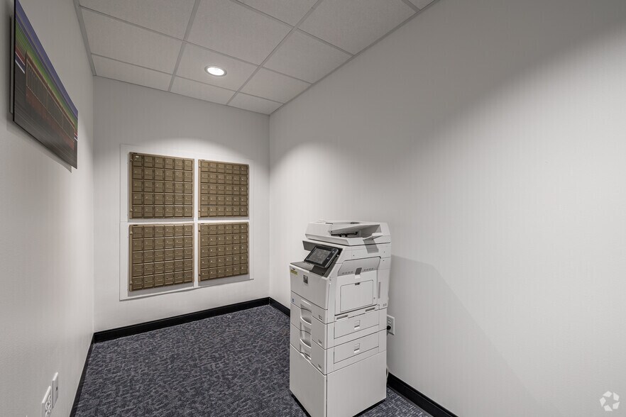 More Photos Of 7550 W Interstate 10, San Antonio Coworking Space