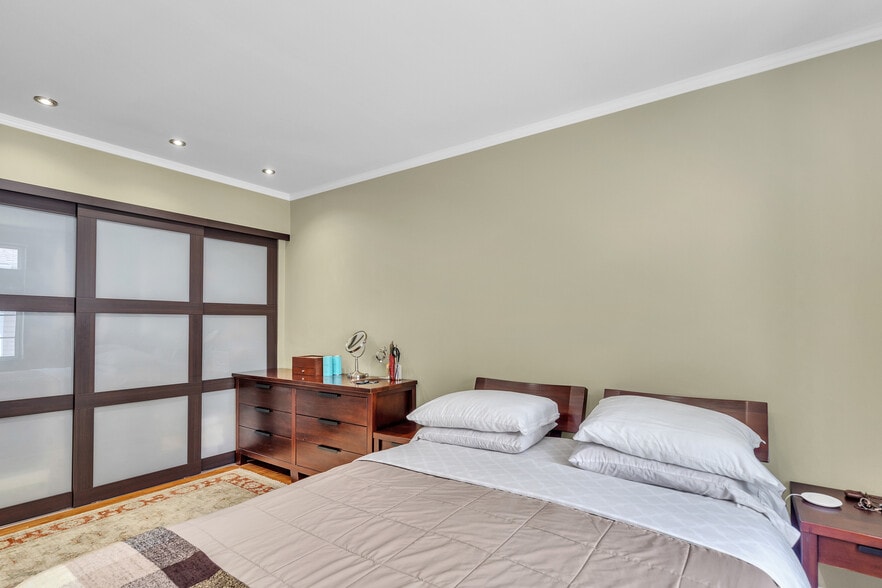 More Photos Of 1-100 N Macgillis Dr, Round Lake Apartments For Sale