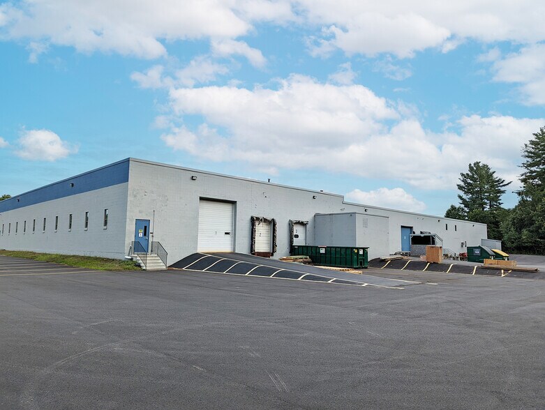 More Photos Of 18 Continental Blvd, Merrimack Warehouse For Lease