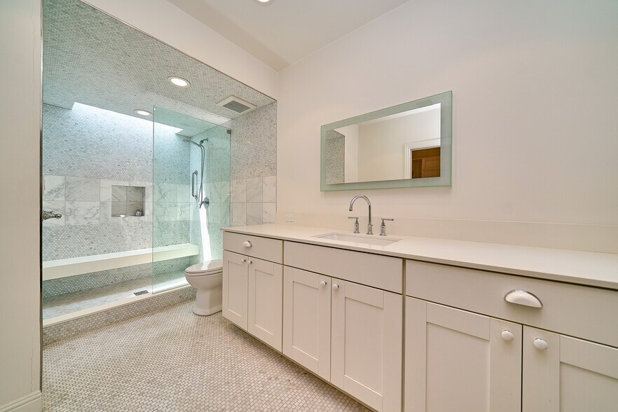 More Photos Of 1321-1325 Abbot Kinney Blvd, Venice Freestanding For Sale
