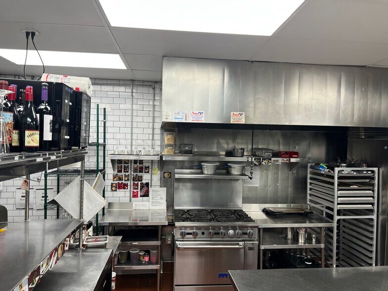 More Photos Of 7164-7168 Melrose Ave, Los Angeles General Retail For Lease