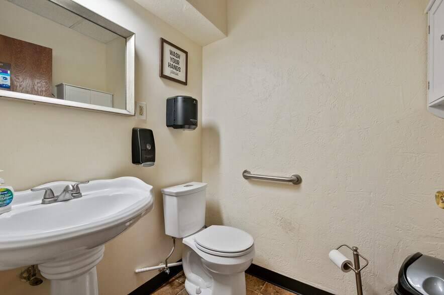 More Photos Of 123 Hamilton Ave, Turtle Creek Healthcare For Sale