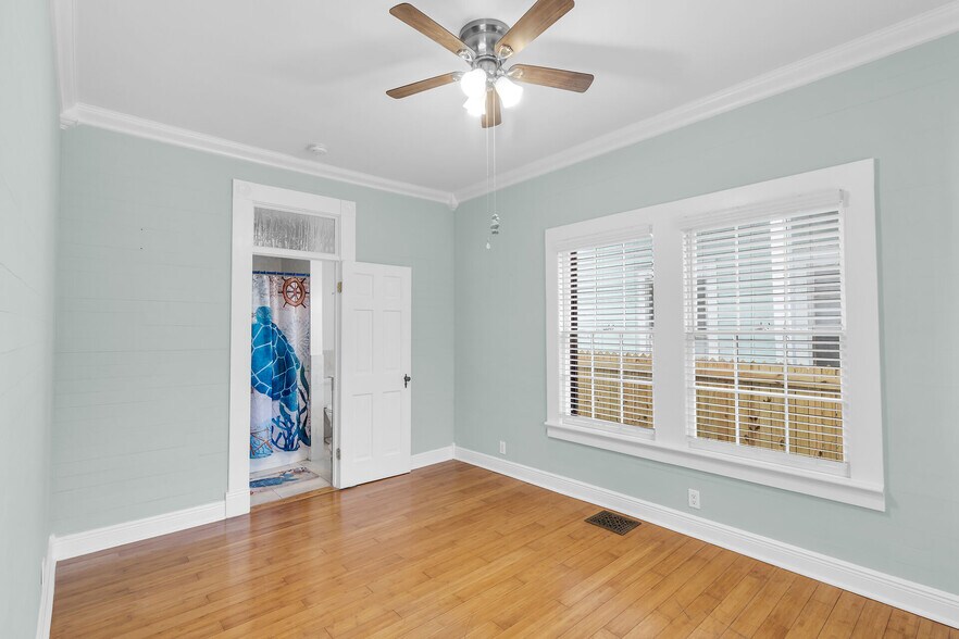 More Photos Of 1409 Truman Ave, Key West Specialty For Sale