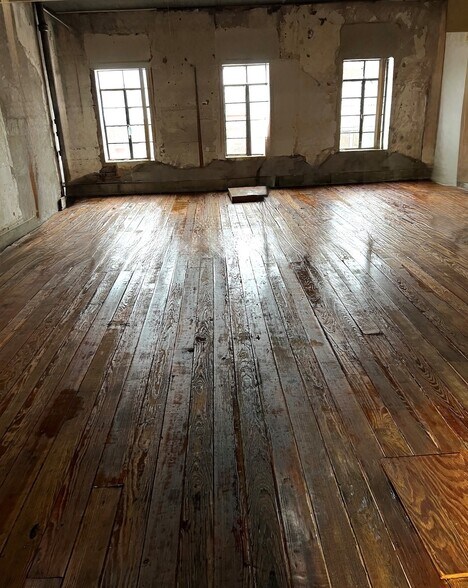 More Photos Of 112 N Dixon St, Gainesville Office For Lease