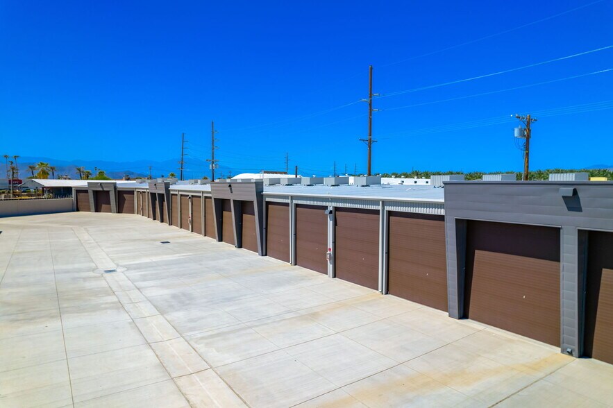 More Photos Of 49751 Oates Ln, Coachella Parking Garage For Sale
