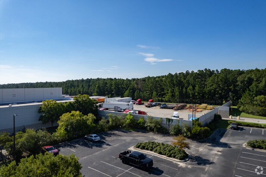 More Photos Of 1 Knowlton Way, Savannah Distribution For Lease