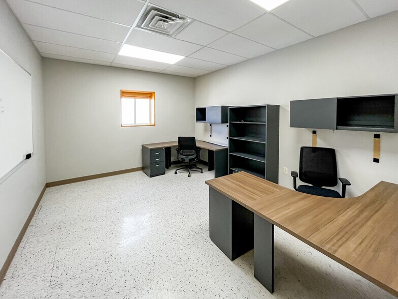 More Photos Of 906 S Highway 285, Pecos Warehouse For Sale