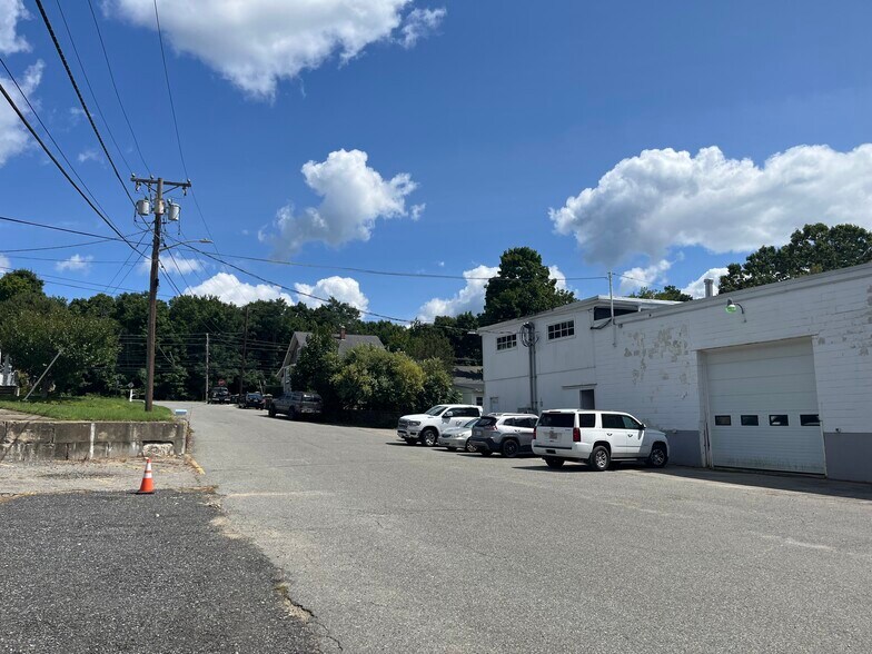 More Photos Of 9 Lambert Ave, Cumberland Industrial For Sale