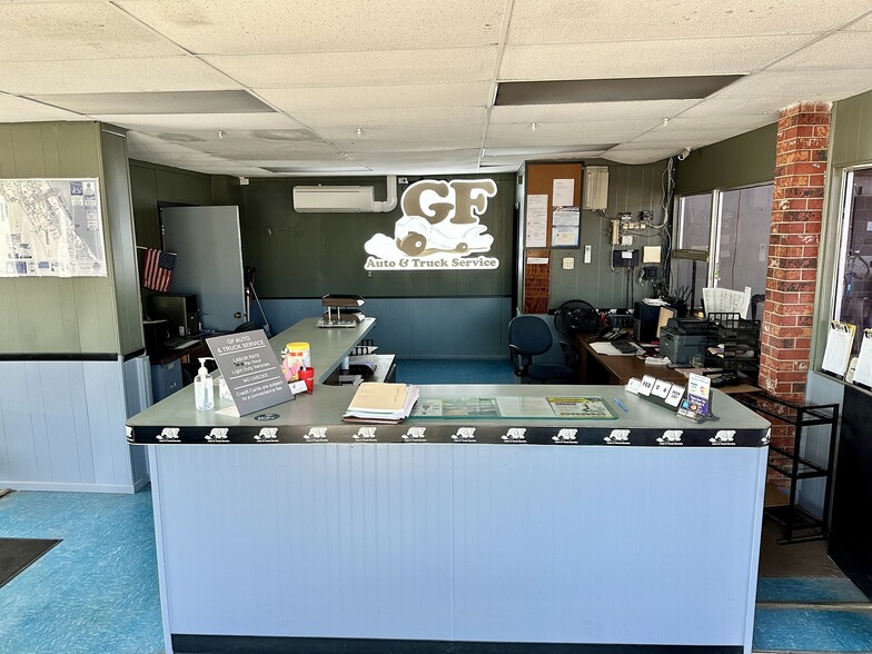 More Photos Of 524 Mason Ave, Daytona Beach Auto Repair For Sale