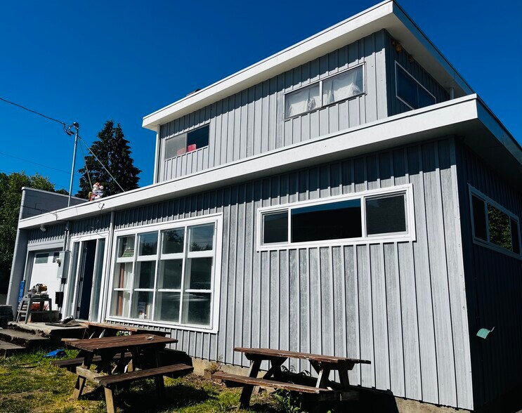 More Photos Of 5345 NE 42nd Ave, Portland Restaurant For Sale