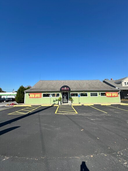More Photos Of 1705 W Shore Rd, Warwick Restaurant For Lease