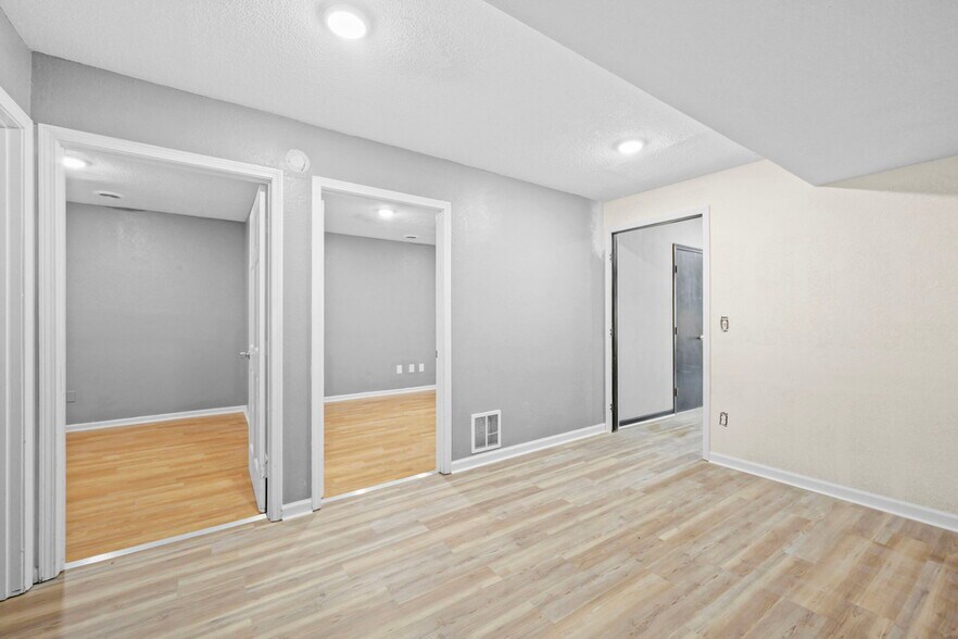 More Photos Of 5532 Douglas Rd, Toledo Storefront Retail Office For Sale