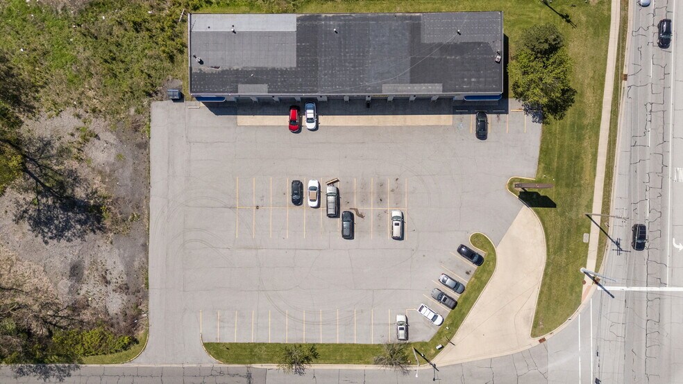 More Photos Of 5843 Us-6, Portage Auto Repair For Sale