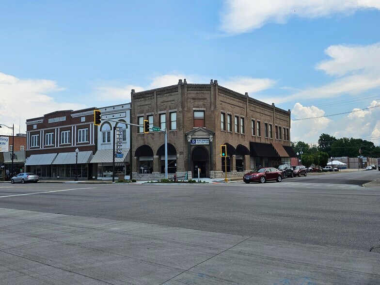 More Photos Of 200 N Park Ave, Herrin Apartments For Sale