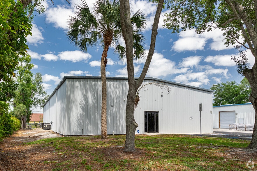 More Photos Of 3209 Van Buren Ave, Naples Manufacturing For Sale