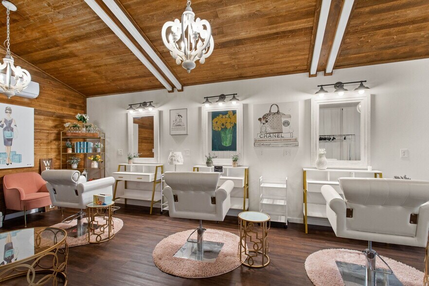 More Photos Of 1521 Willms Rd, Elk Lodge Meeting Hall For Sale