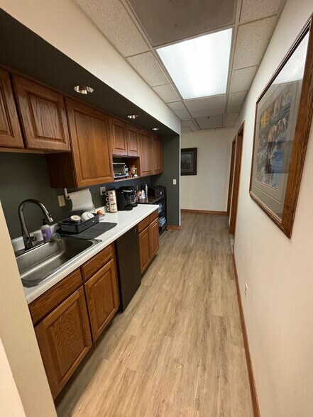 More Photos Of 1539-1553 Paonia Ct, Colorado Springs Light Distribution For Lease
