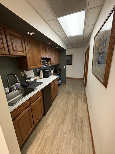 More Photos Of 1539-1553 Paonia Ct, Colorado Springs Light Distribution For Lease