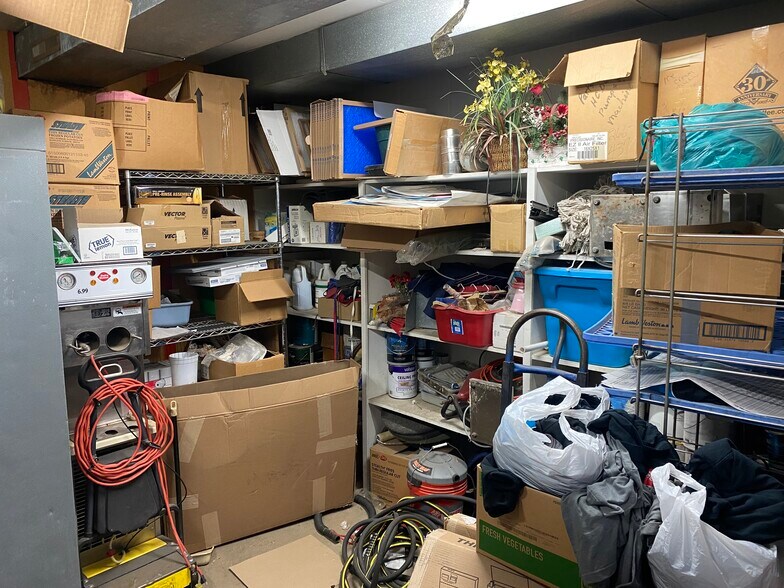 More Photos Of 1307 Castle Rock St, Quinter Freestanding For Sale