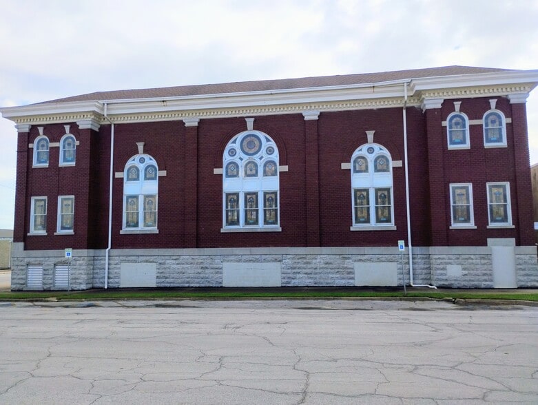 More Photos Of 906 Elm St, Coffeyville Religious Facility For Sale