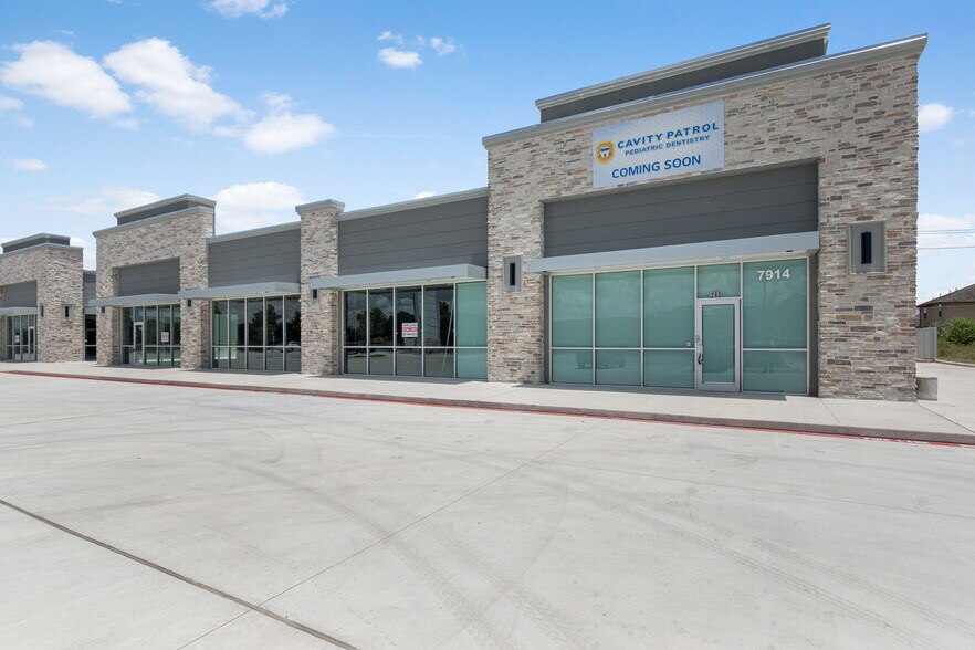 More Photos Of 7914 Fry Rd, Cypress Storefront For Lease