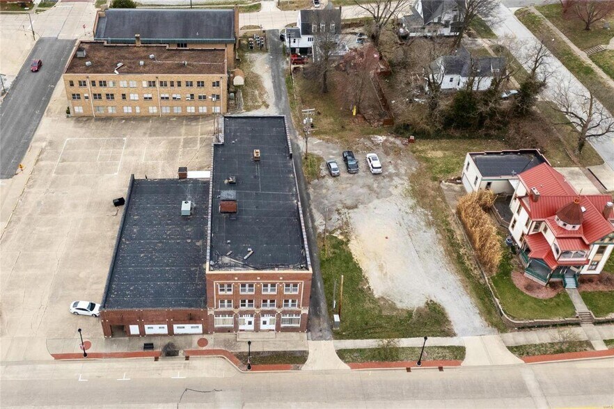 More Photos Of 612 W Gallatin St, Vandalia Apartments For Sale