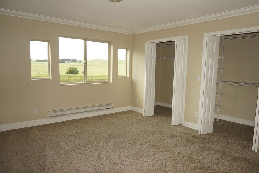 More Photos Of 1005 Main St, Gladstone Apartments For Sale