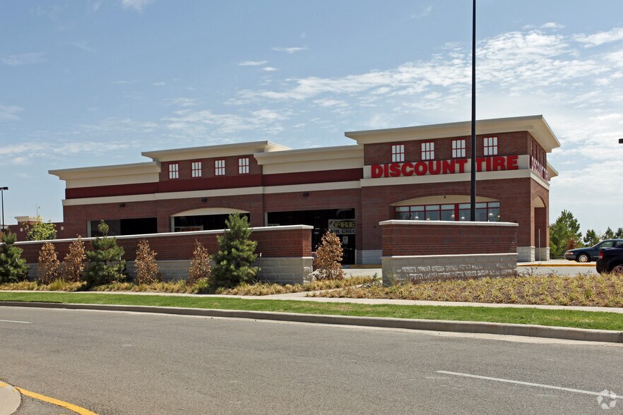 More Photos Of 1400 24th Ave NW, Norman Unknown For Lease