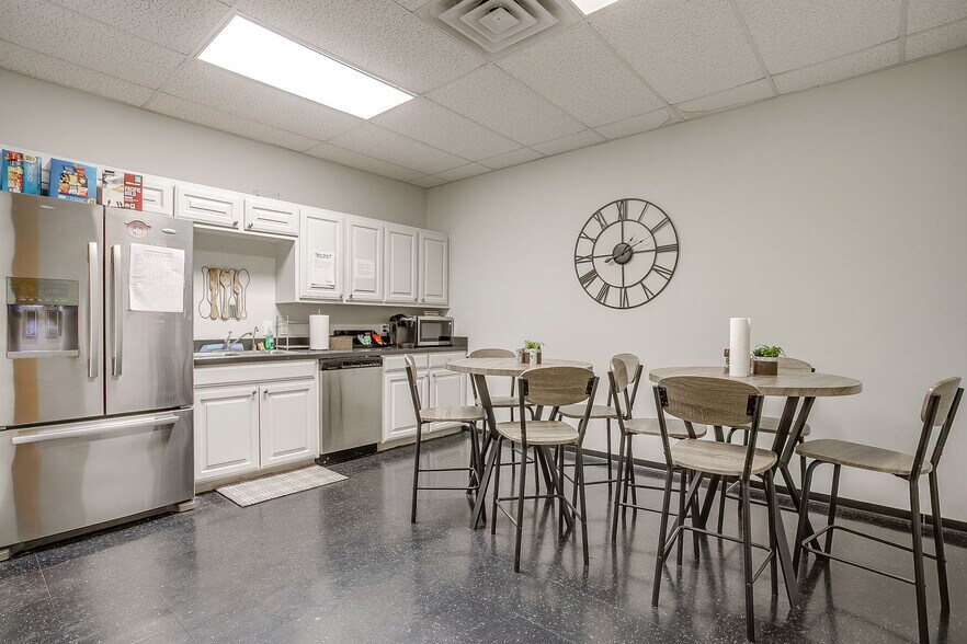 More Photos Of 3108 W 6th St, Fort Worth Office For Lease