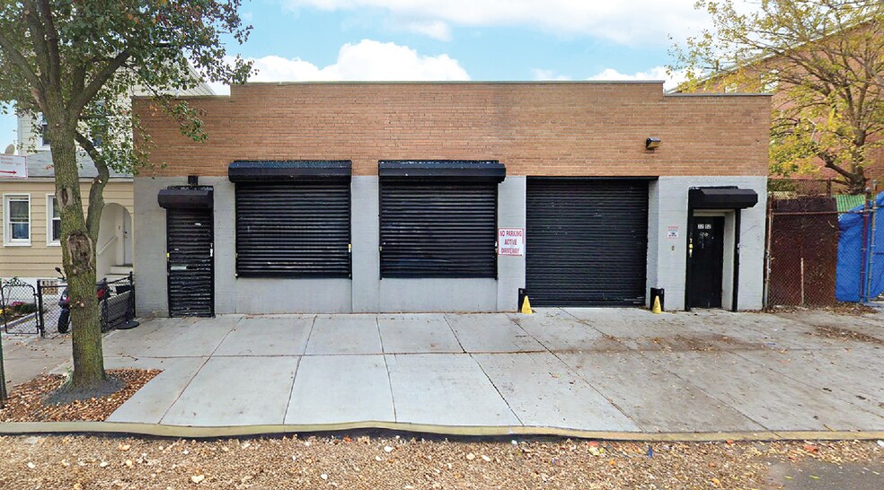 Primary Photo Of 3252 58th St, Woodside Distribution For Lease