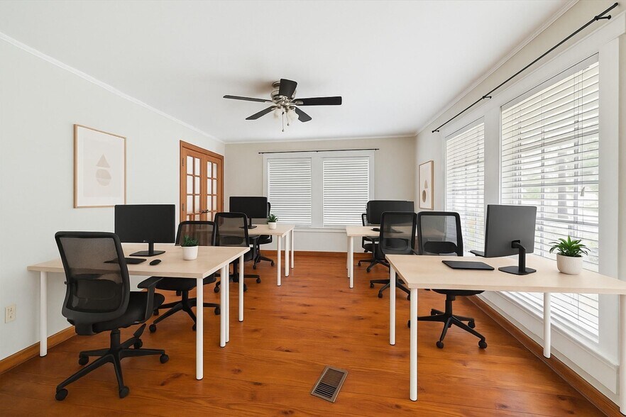 More Photos Of 510 E Main St, Humble Office For Sale