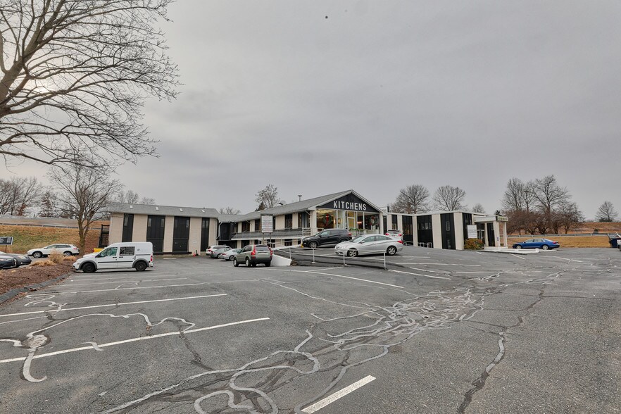 More Photos Of 584 Meadow St, Agawam Medical For Lease