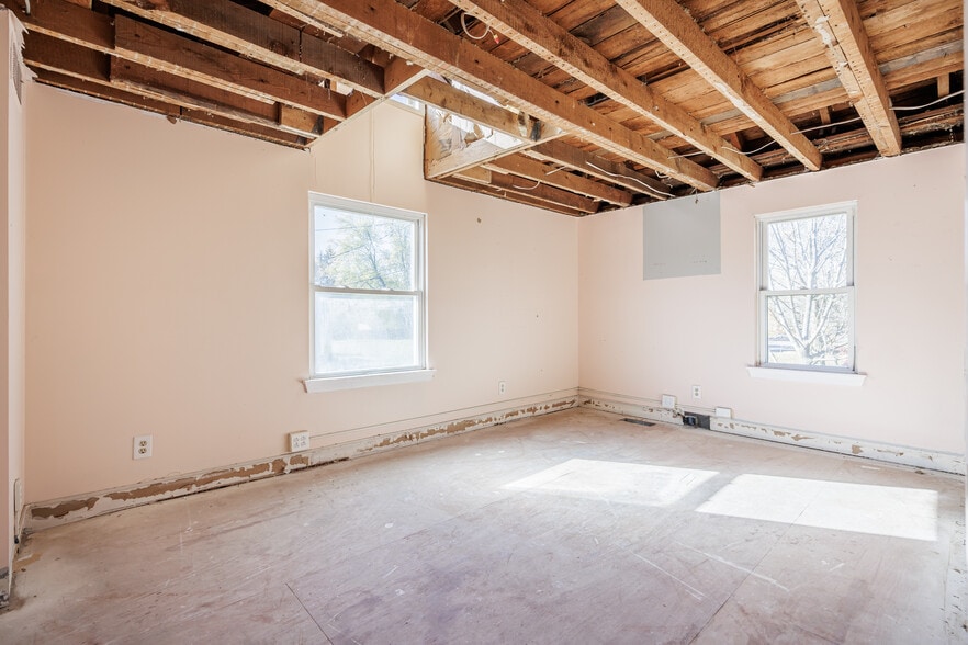 More Photos Of 5692 Pittsford Palmyra Rd, Pittsford Office Residential For Sale