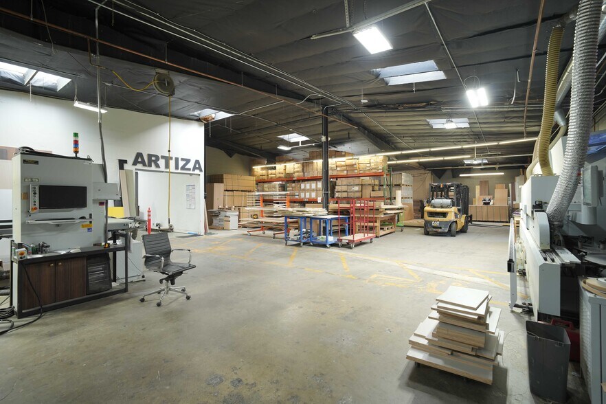 More Photos Of 11921 Sherman Way, North Hollywood Warehouse For Sale